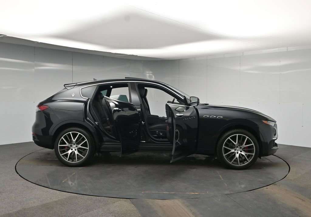Used 2022 Maserati Levante GT AWD/4WD image 55