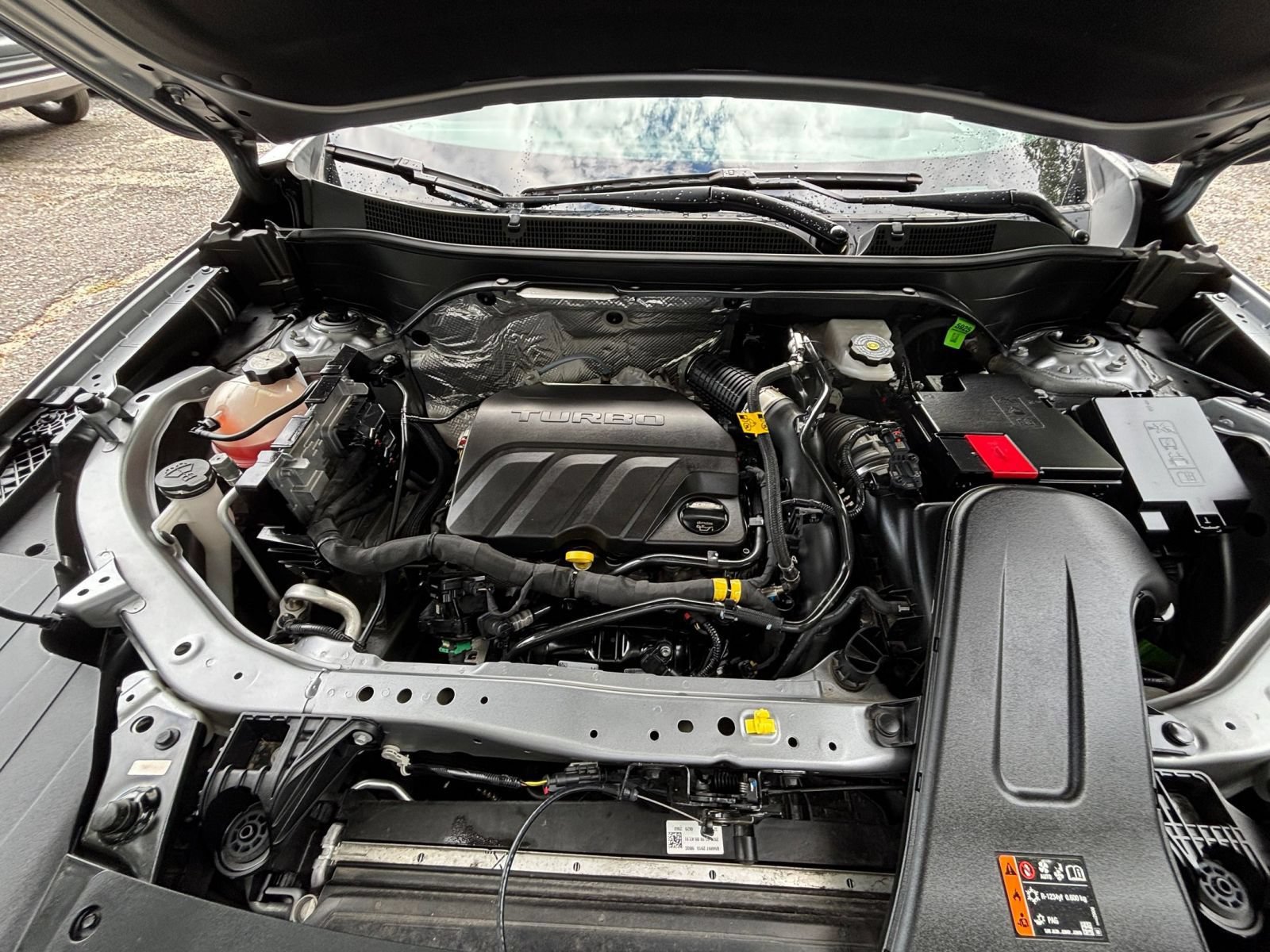 Used 2025 Chevrolet Trax LT w/ LT Convenience Package FWD image 32