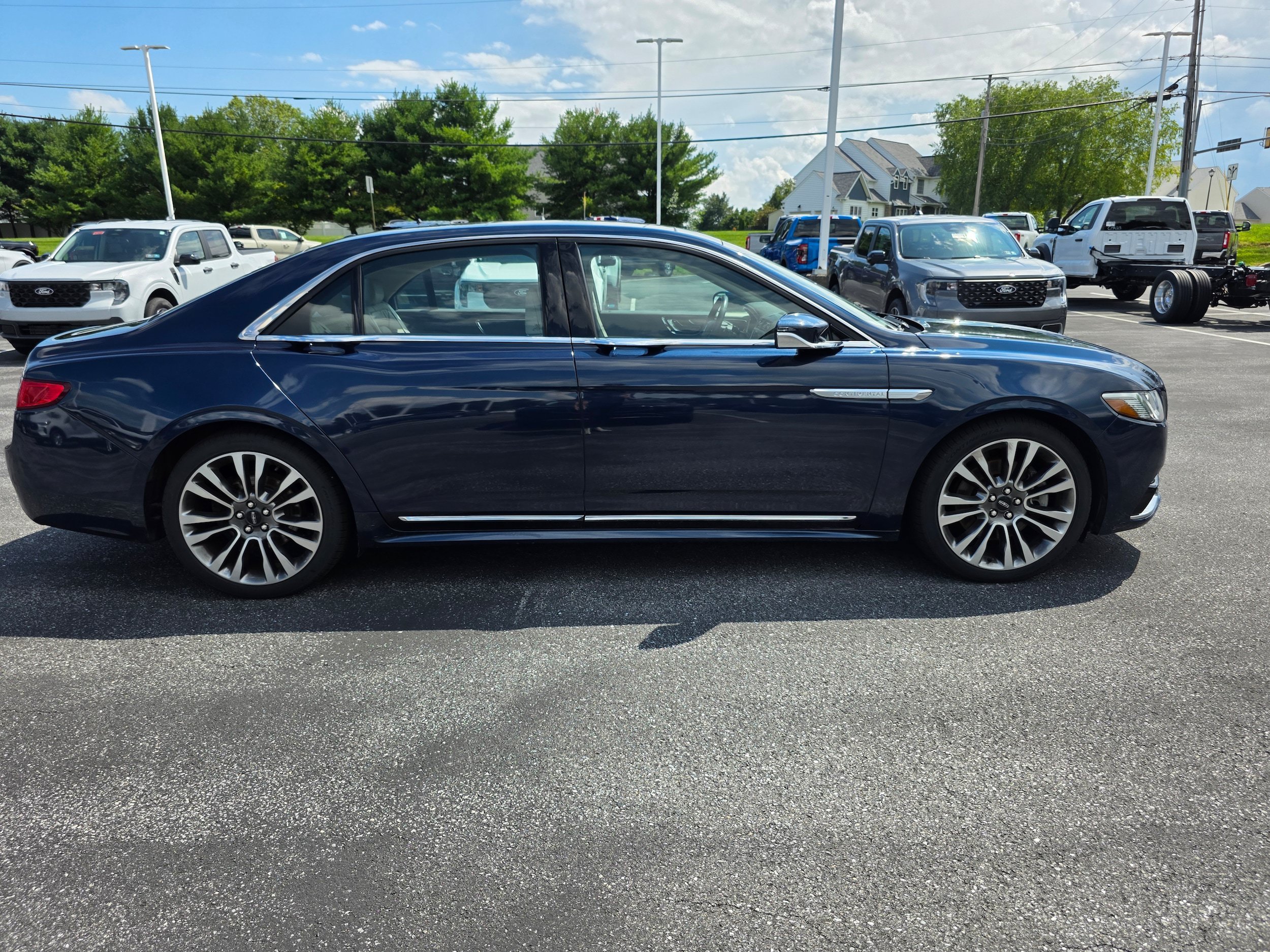 Used 2017 Lincoln Continental Reserve w/ Climate Package AWD/4WD image 6