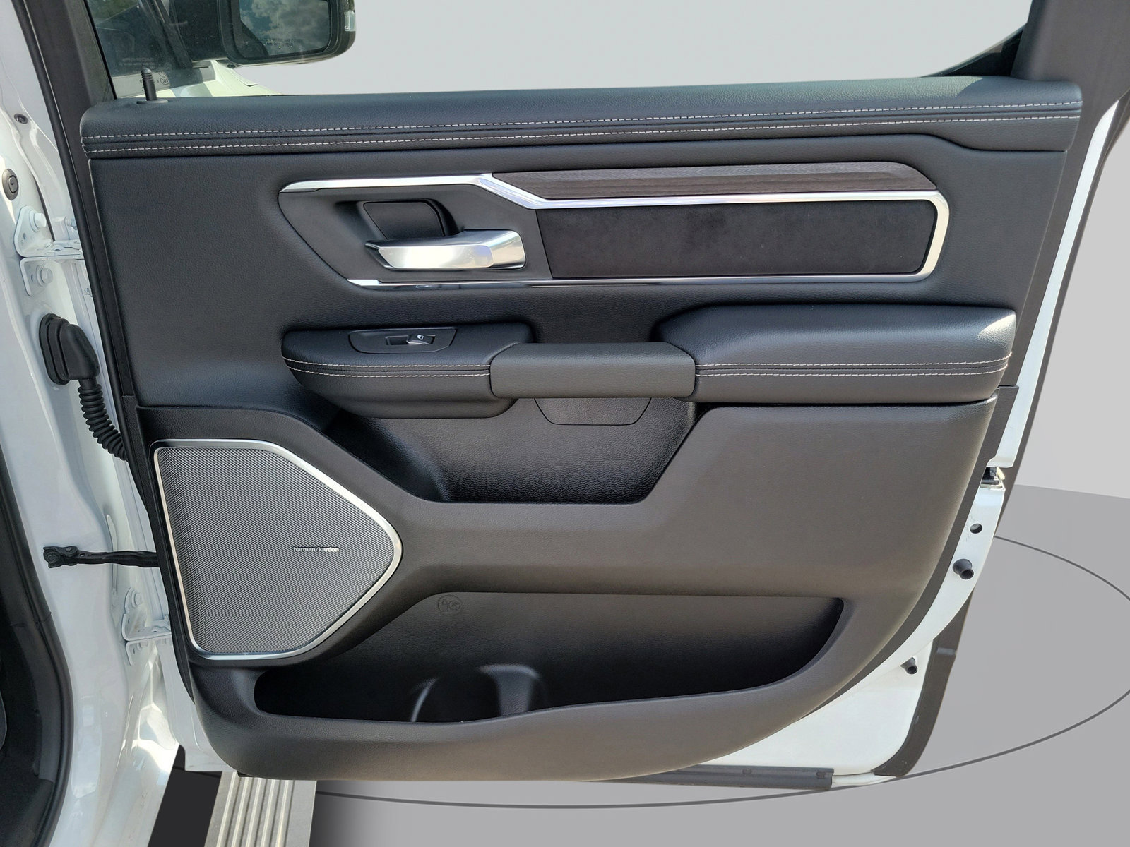 New 2026 RAM 1500 Laramie w/ Night Edition AWD/4WD image 35