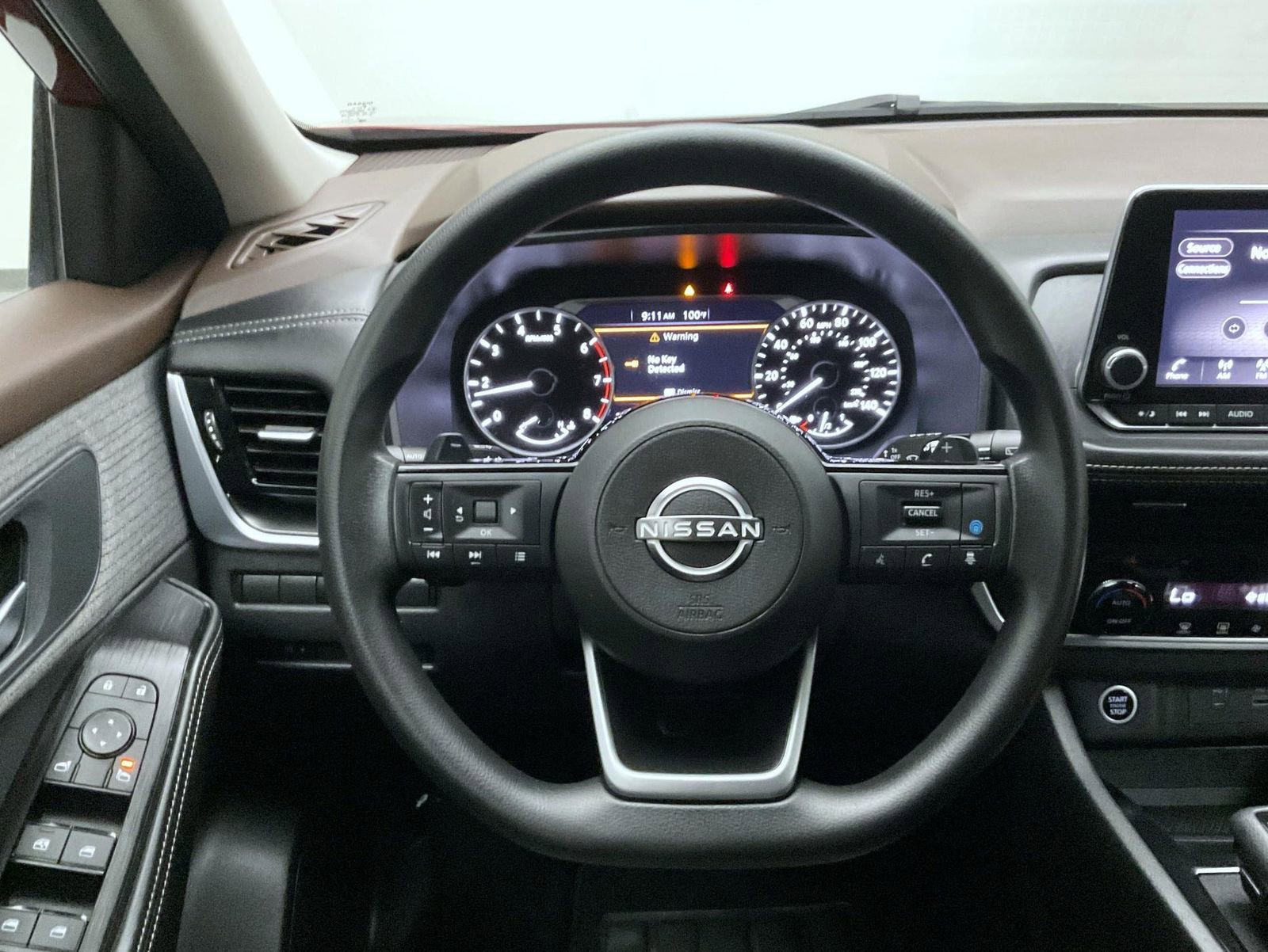 Used 2023 Nissan Rogue SV image 12