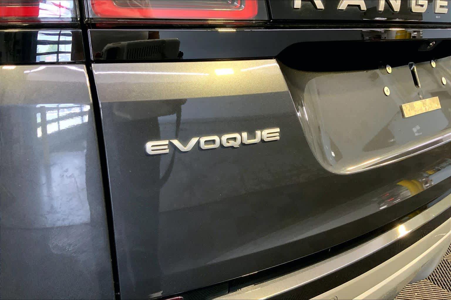Used 2023 Land Rover Range Rover Evoque SE AWD/4WD image 10