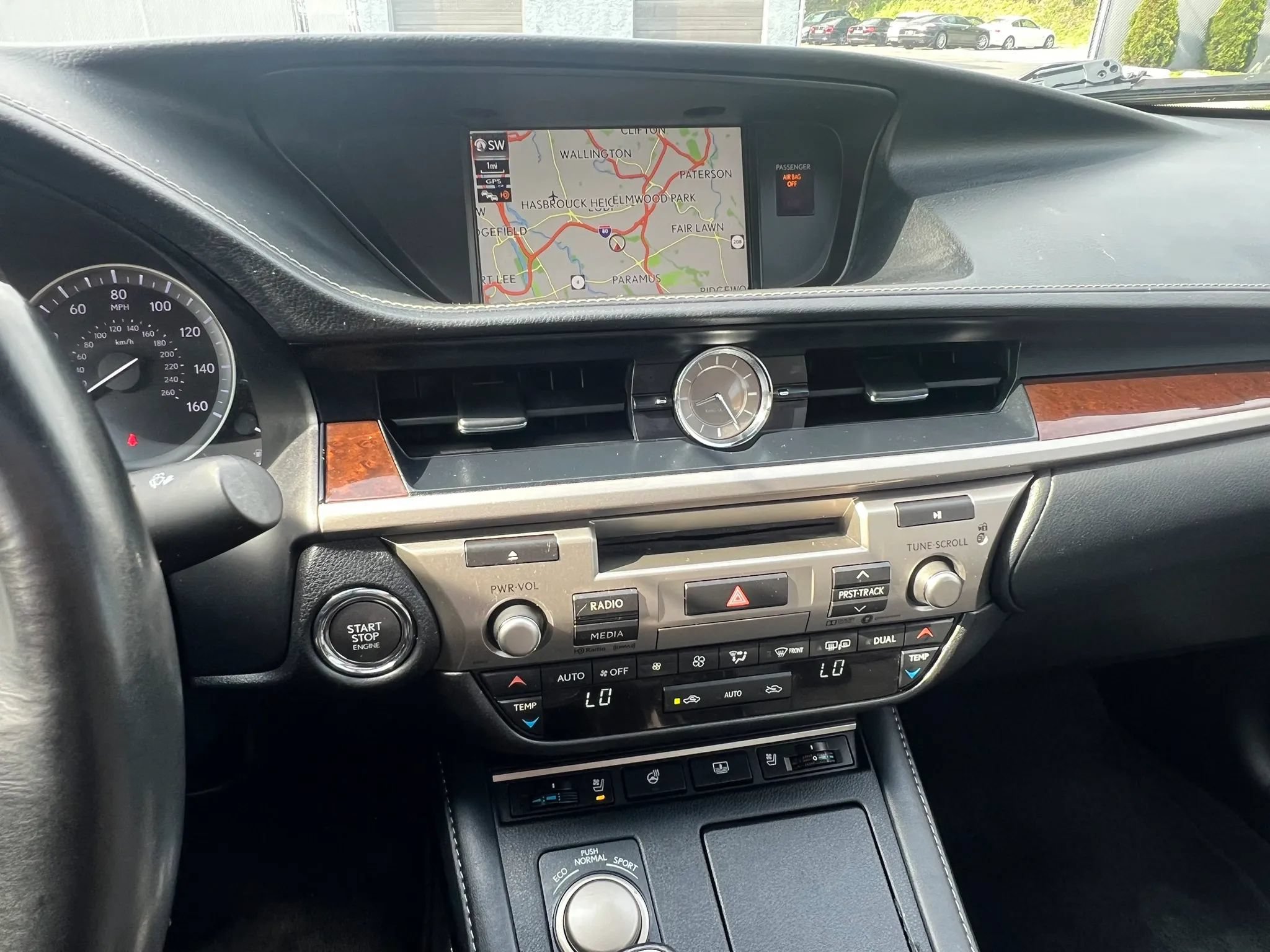 Used 2018 Lexus ES 350 w/ Luxury Package w/Wood Trim FWD image 22