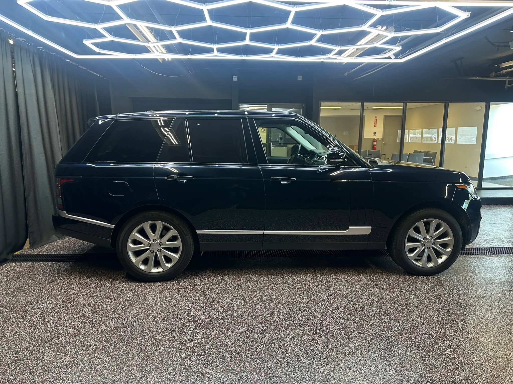 Used 2014 Land Rover Range Rover HSE AWD/4WD image 8