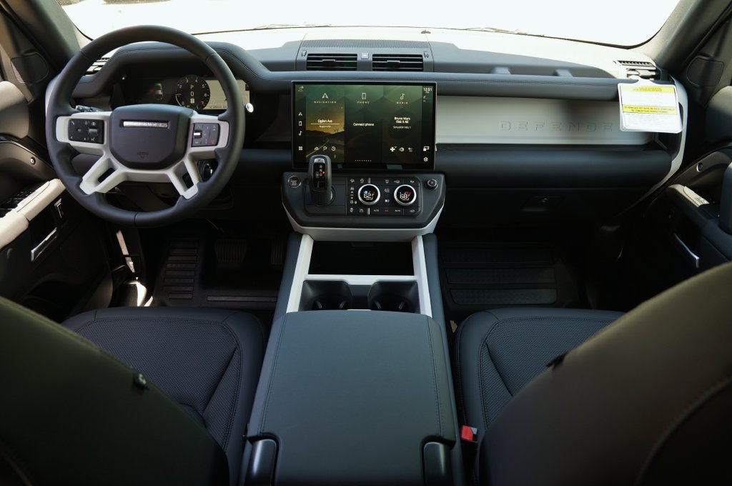 New 2026 Land Rover Defender 110 X-Dynamic SE AWD/4WD image 9