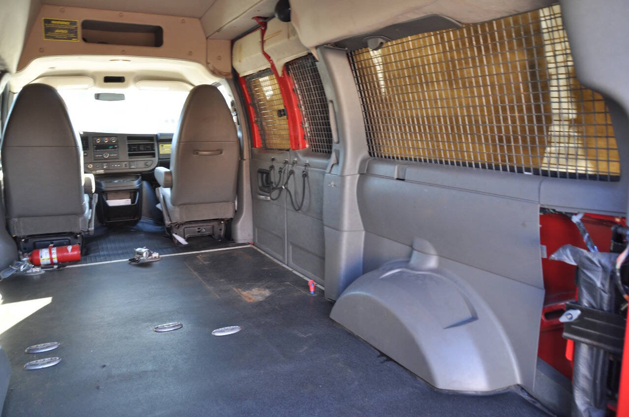 Used 2015 GMC Savana 2500 LS w/ Cold Climate Package RWD image 26