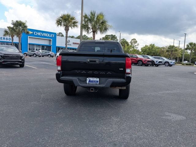 Used 2017 Toyota Tacoma TRD Sport w/ Tow Package (A/T) AWD/4WD image 4