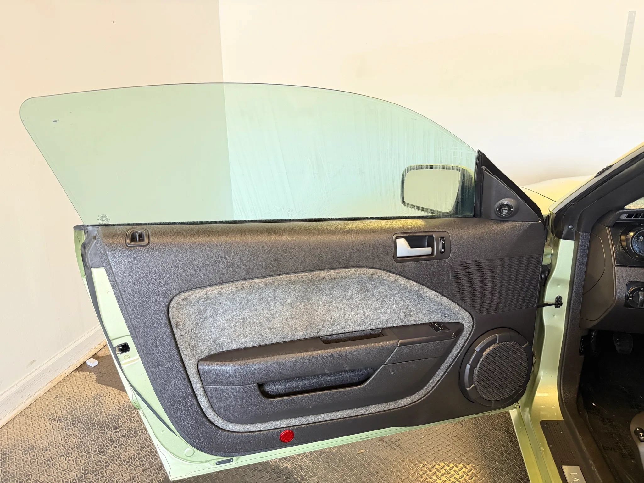 Used 2005 Ford Mustang GT Premium RWD image 8