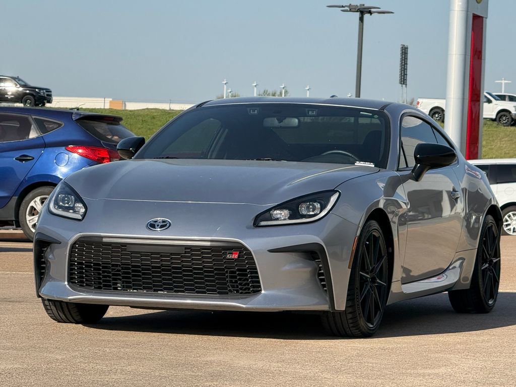 Used 2023 Toyota GR86 Premium w/ ALL Weather Mat Package (TMS) image 4