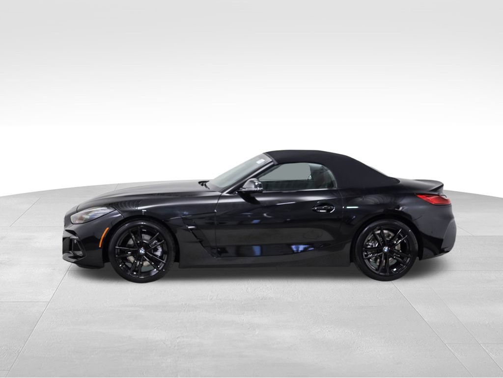 Used 2025 BMW Z4 sDrive30i w/ Premium Package image 2