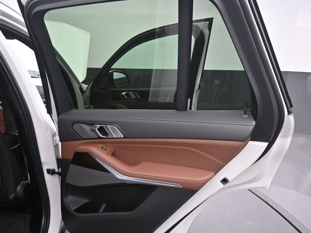 New 2026 BMW X5 xDrive50e image 23