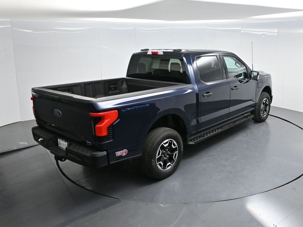 Used 2023 Ford F150 Lightning XLT AWD/4WD image 45