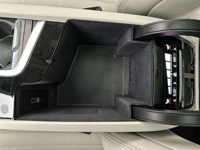 Certified 2024 Volvo XC90 B6 Ultimate image 21