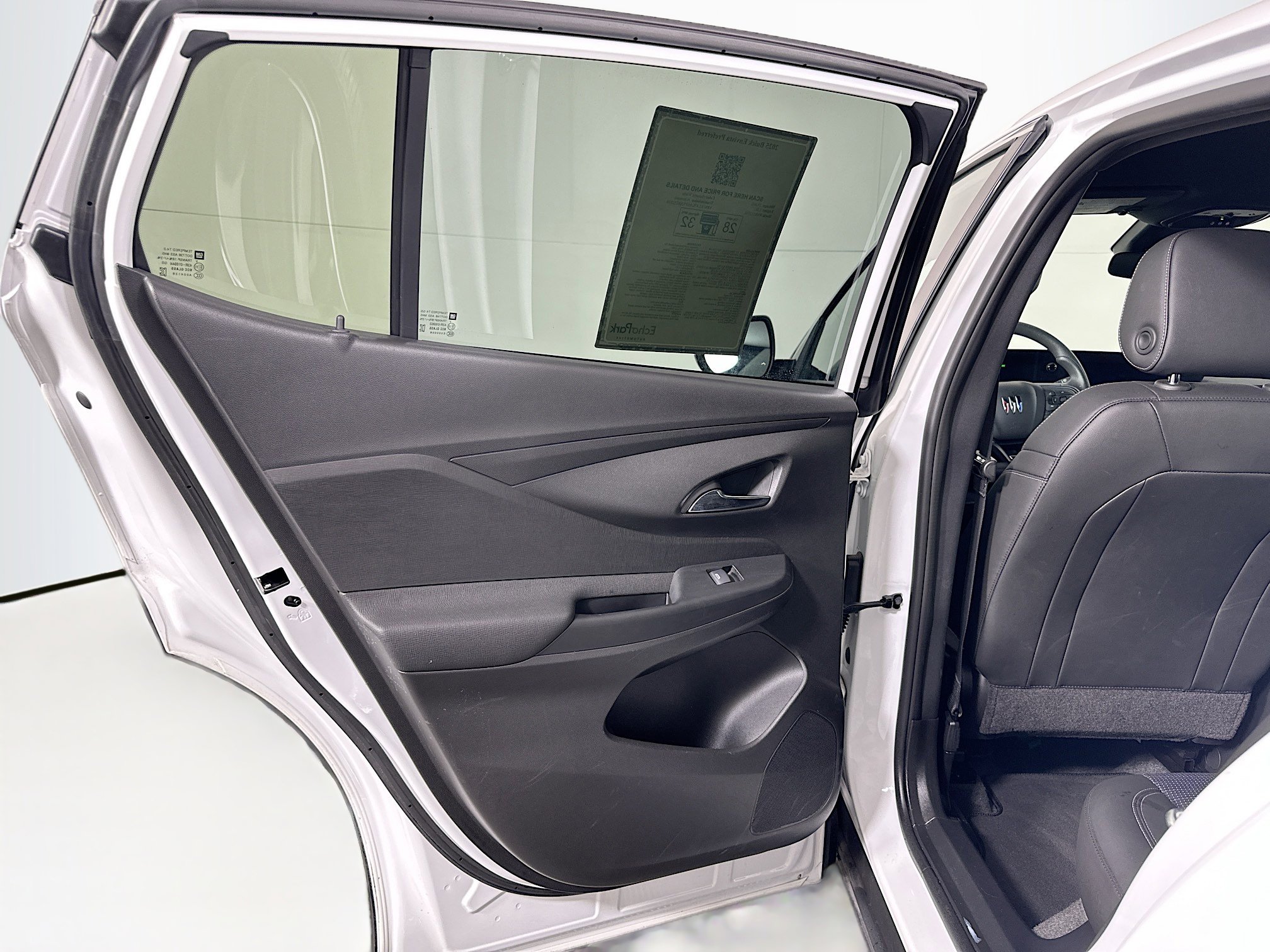 Used 2025 Buick Envista Preferred FWD image 25