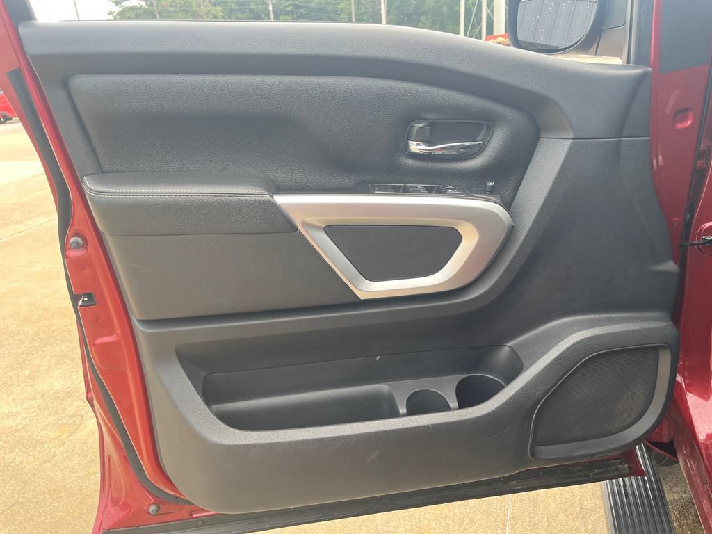 Used 2019 Nissan Titan PRO-4X AWD/4WD image 12