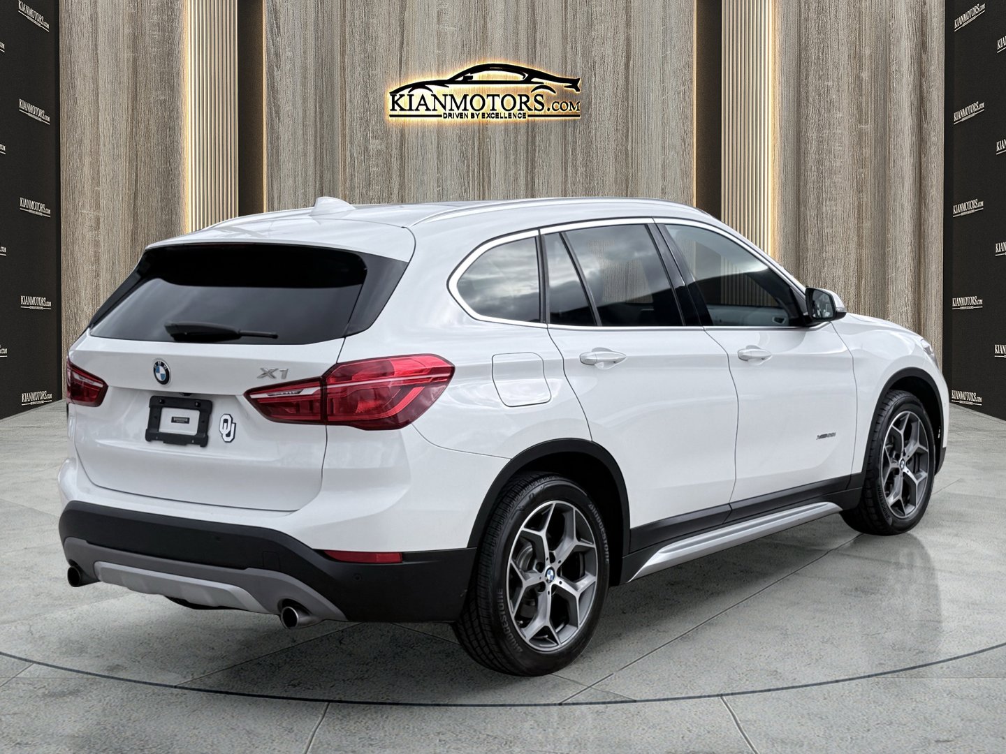 Used 2016 BMW X1 xDrive28i image 7