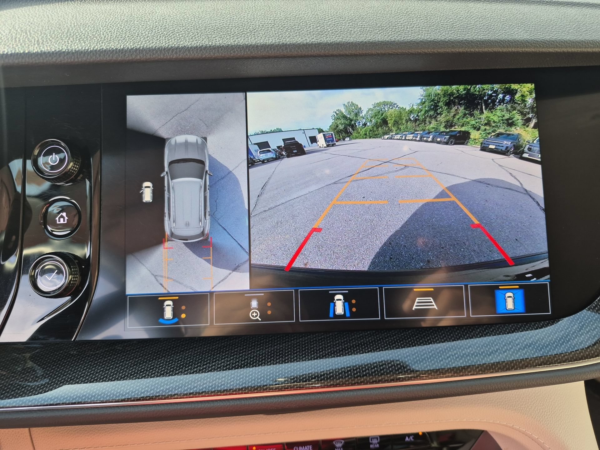 Used 2021 Buick Envision Essence w/ Technology Package I AWD/4WD image 16
