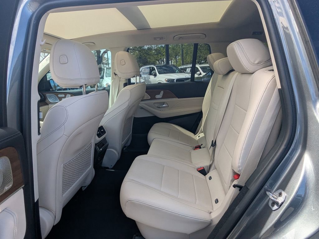 Used 2023 Mercedes-Benz GLS 450 GLS 450 image 2