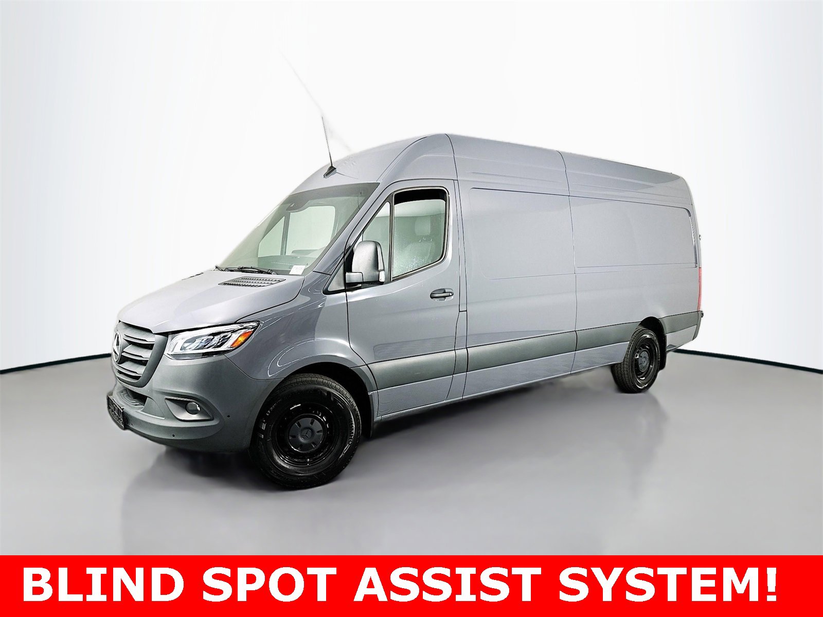 Used 2024 Mercedes-Benz Sprinter 2500 image 3
