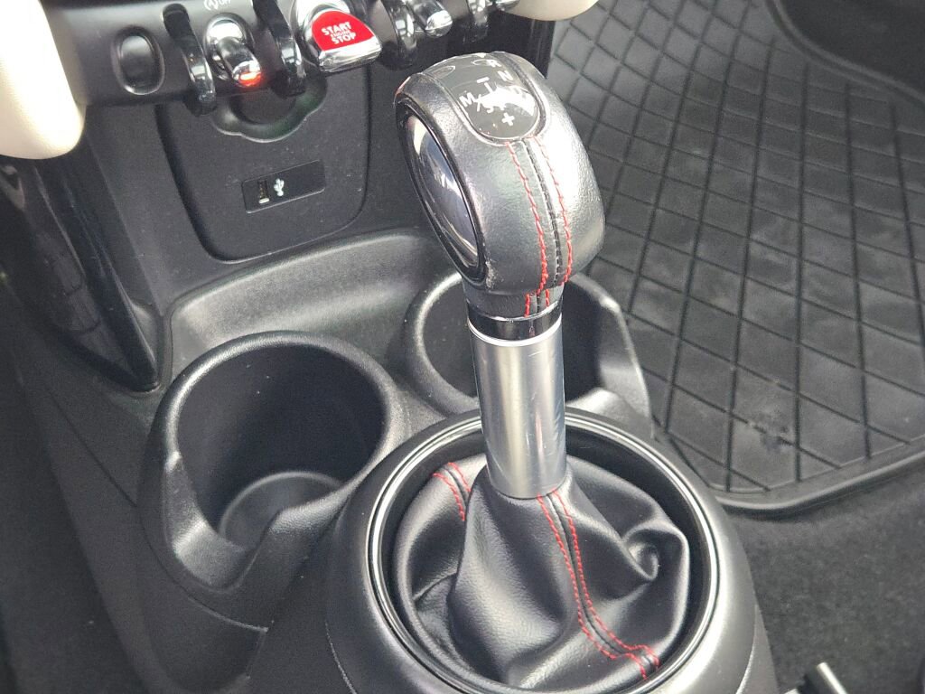 Used 2019 MINI Cooper S w/ Signature Upholstery Package image 28