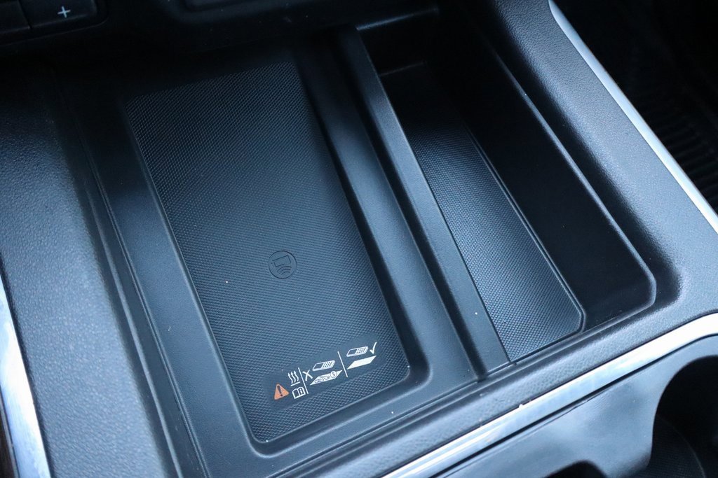 Used 2020 Chevrolet Silverado 1500 High Country w/ Technology Package image 17