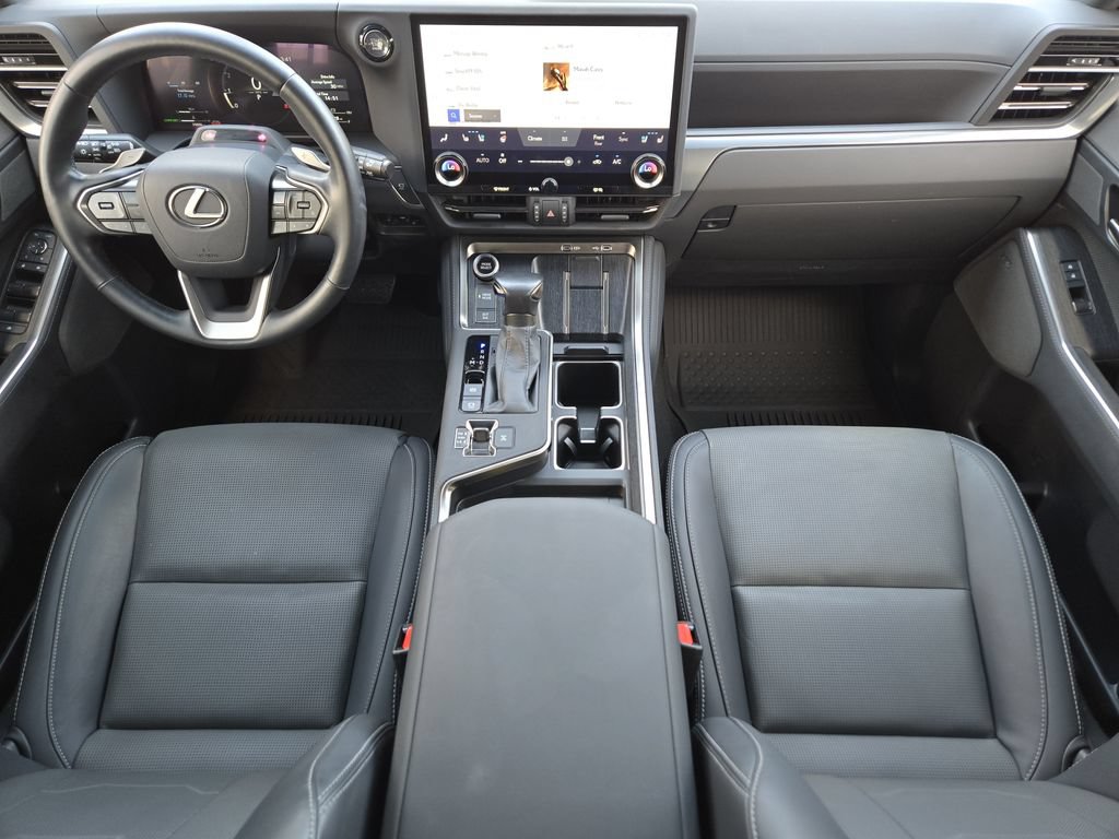Used 2024 Lexus GX 550 w/ Accessory Package (Z1) AWD/4WD image 26