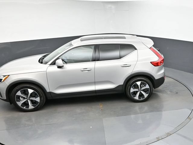 Used 2025 Volvo XC40 B5 Plus AWD/4WD image 44