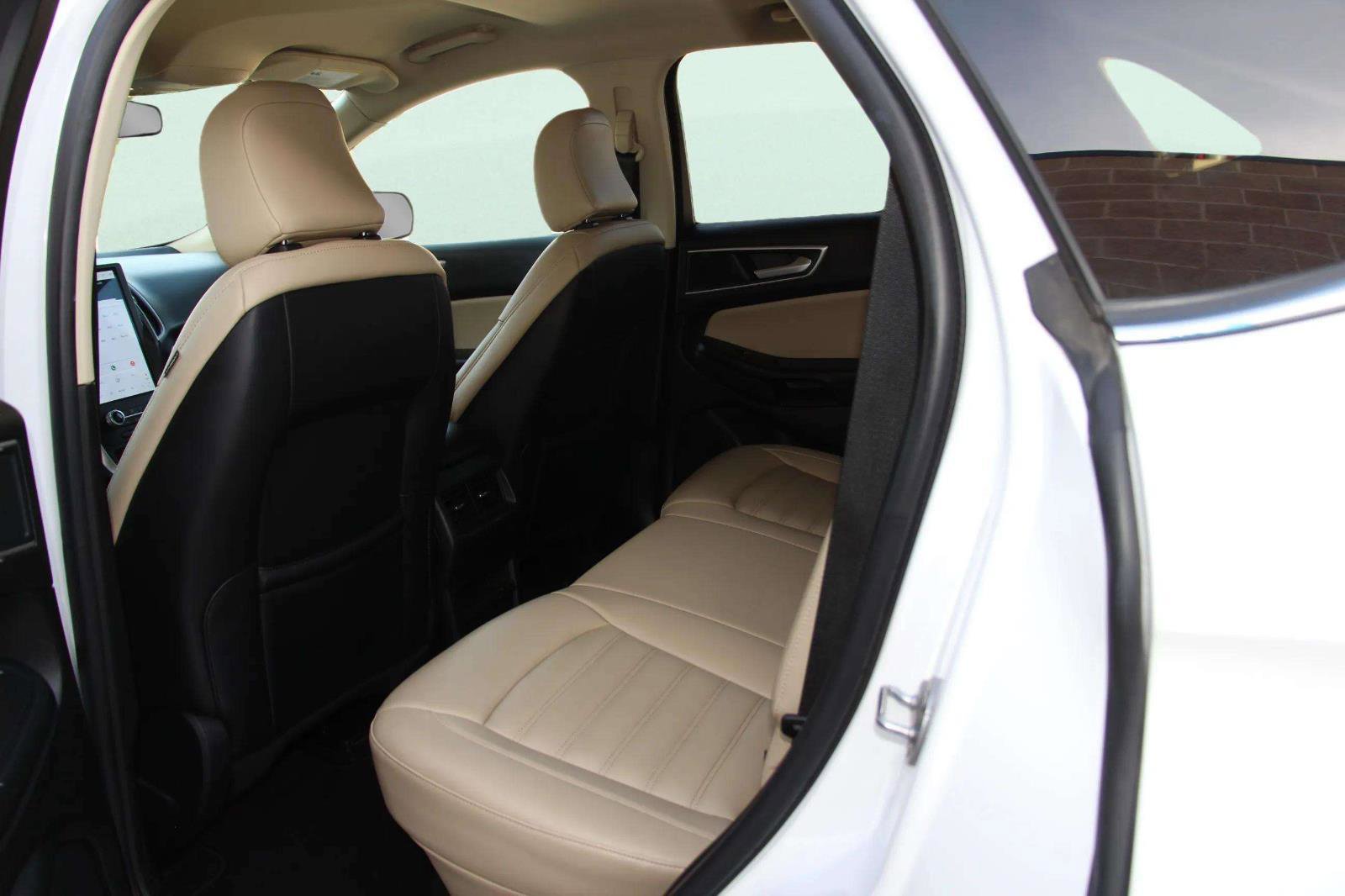 Used 2024 Ford Edge SEL image 20