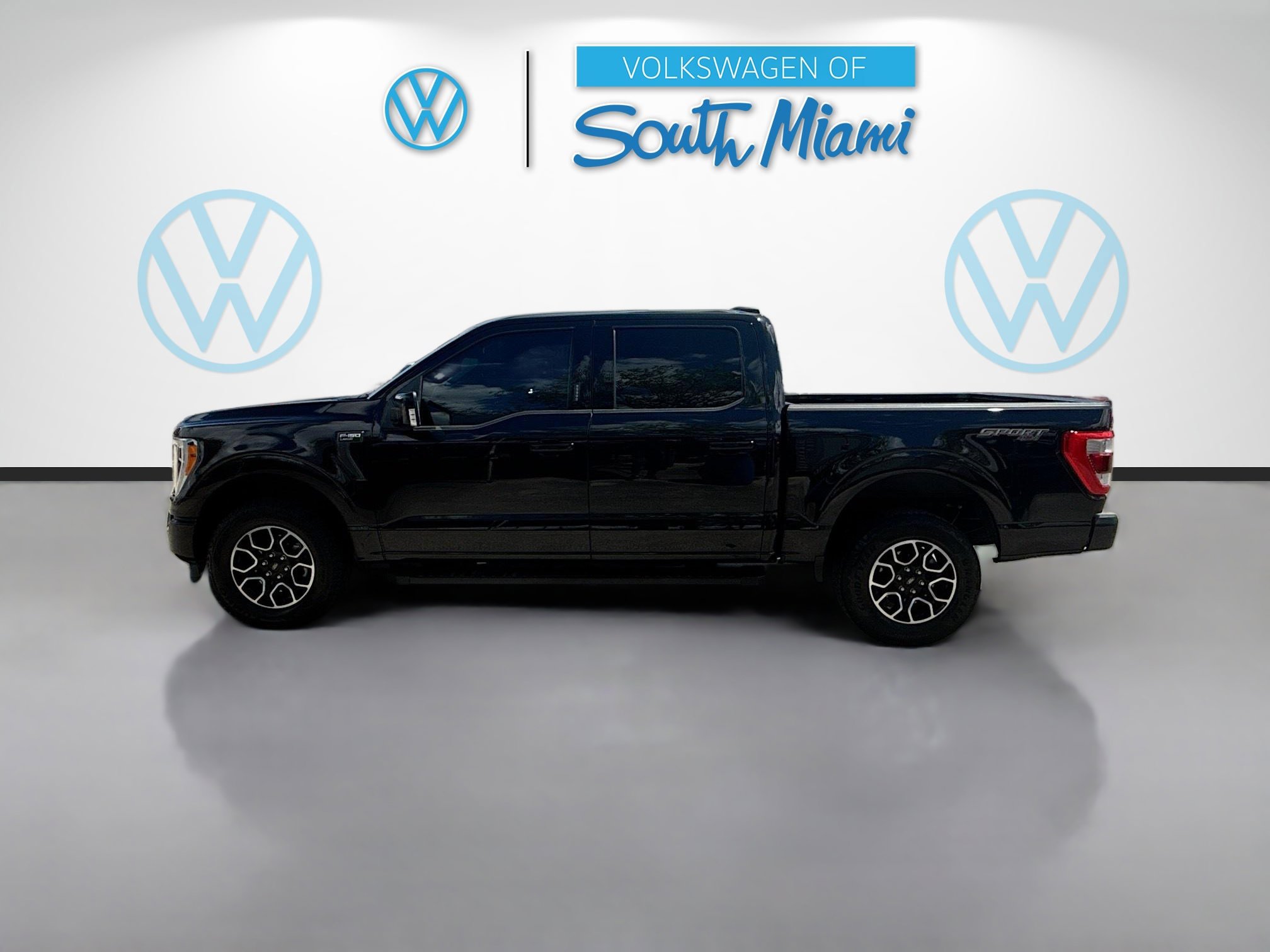 Used 2023 Ford F150 Lariat image 4
