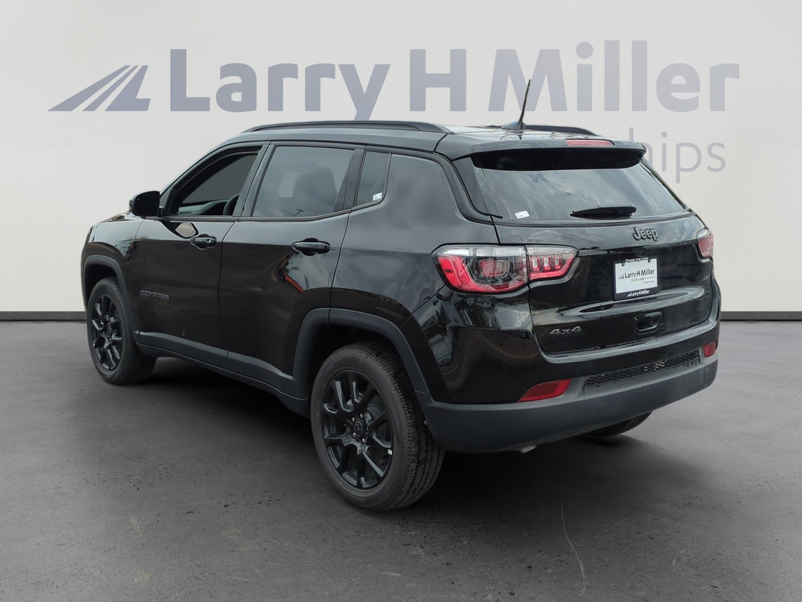 New 2026 Jeep Compass Latitude image 3
