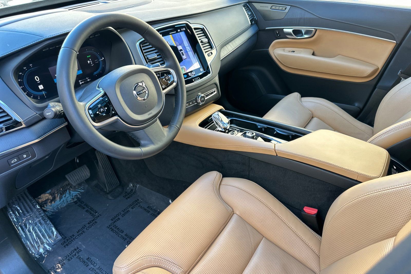 Used 2024 Volvo XC90 T8 Ultimate w/ Protection Package Premier image 9