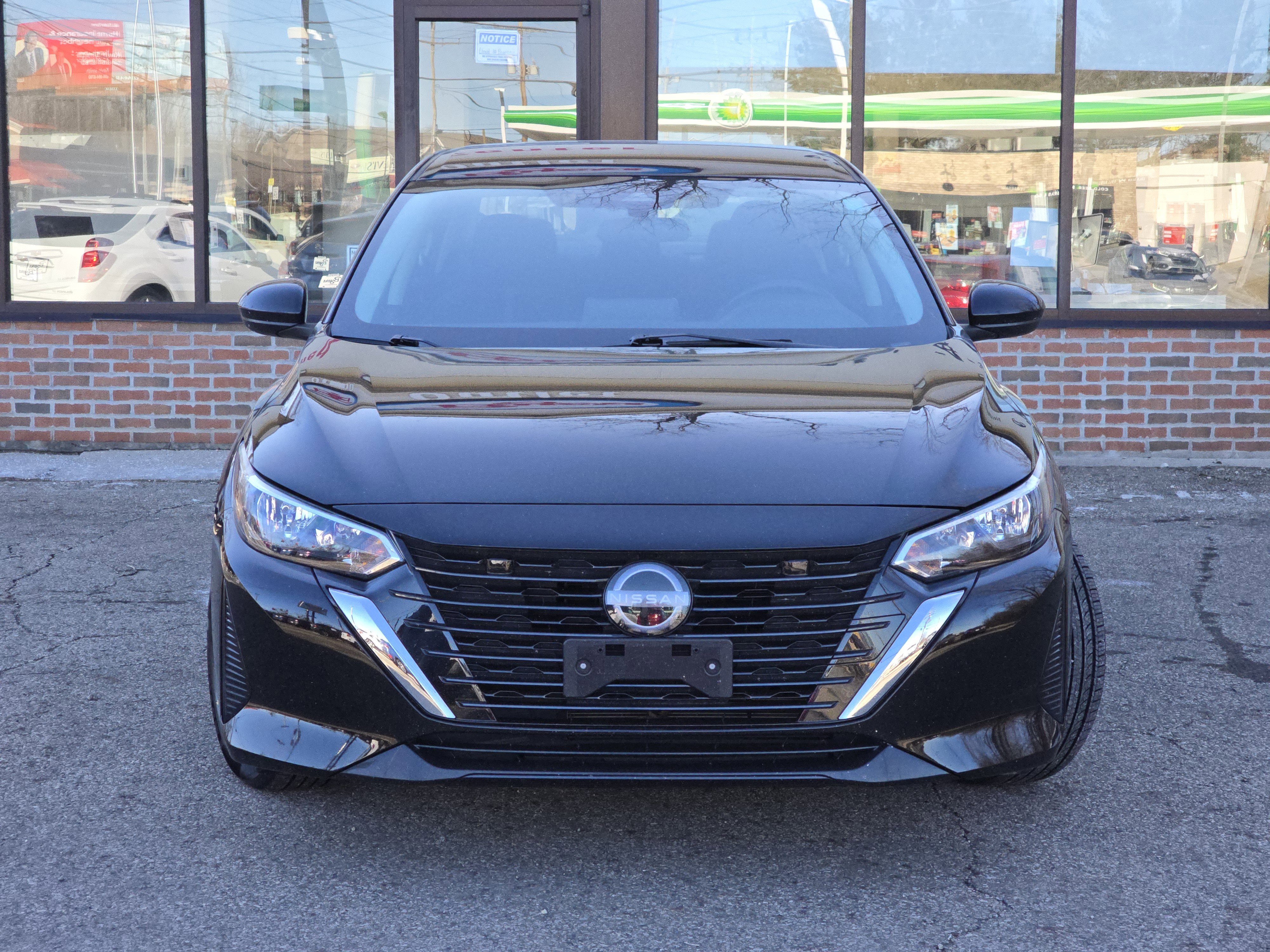 Used 2024 Nissan Sentra SV image 2