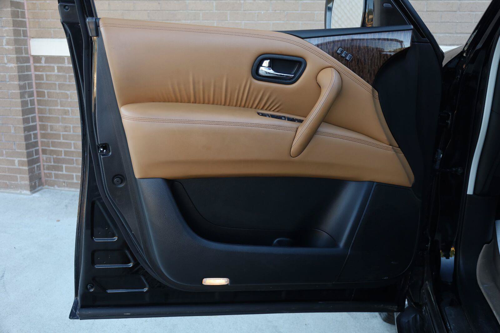 Used 2017 Nissan Armada Platinum RWD image 15