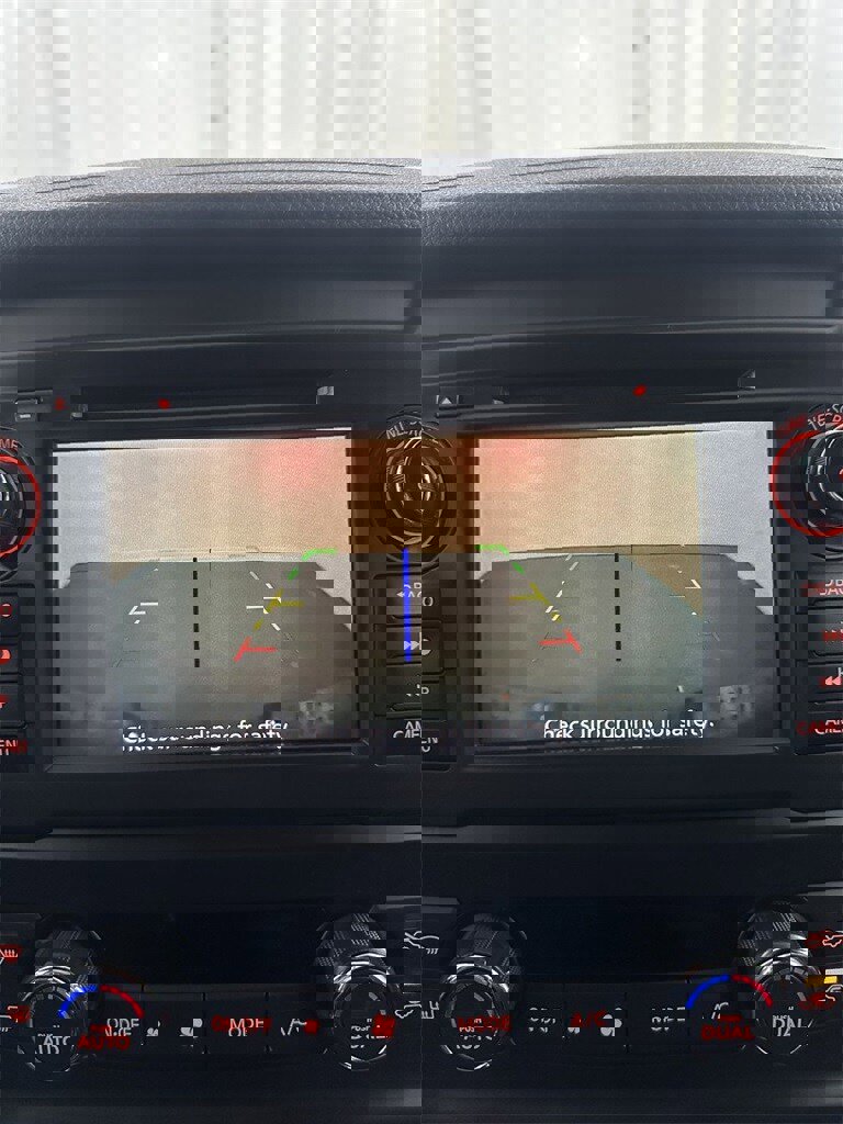 Used 2019 Nissan Titan SV w/ SV Convenience Package image 22