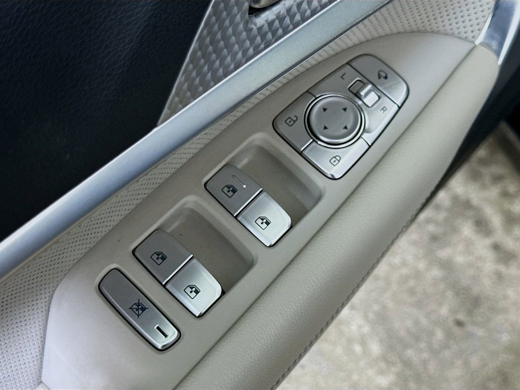 Used 2023 Genesis G70 3.3T w/ Sport Advanced Package image 20