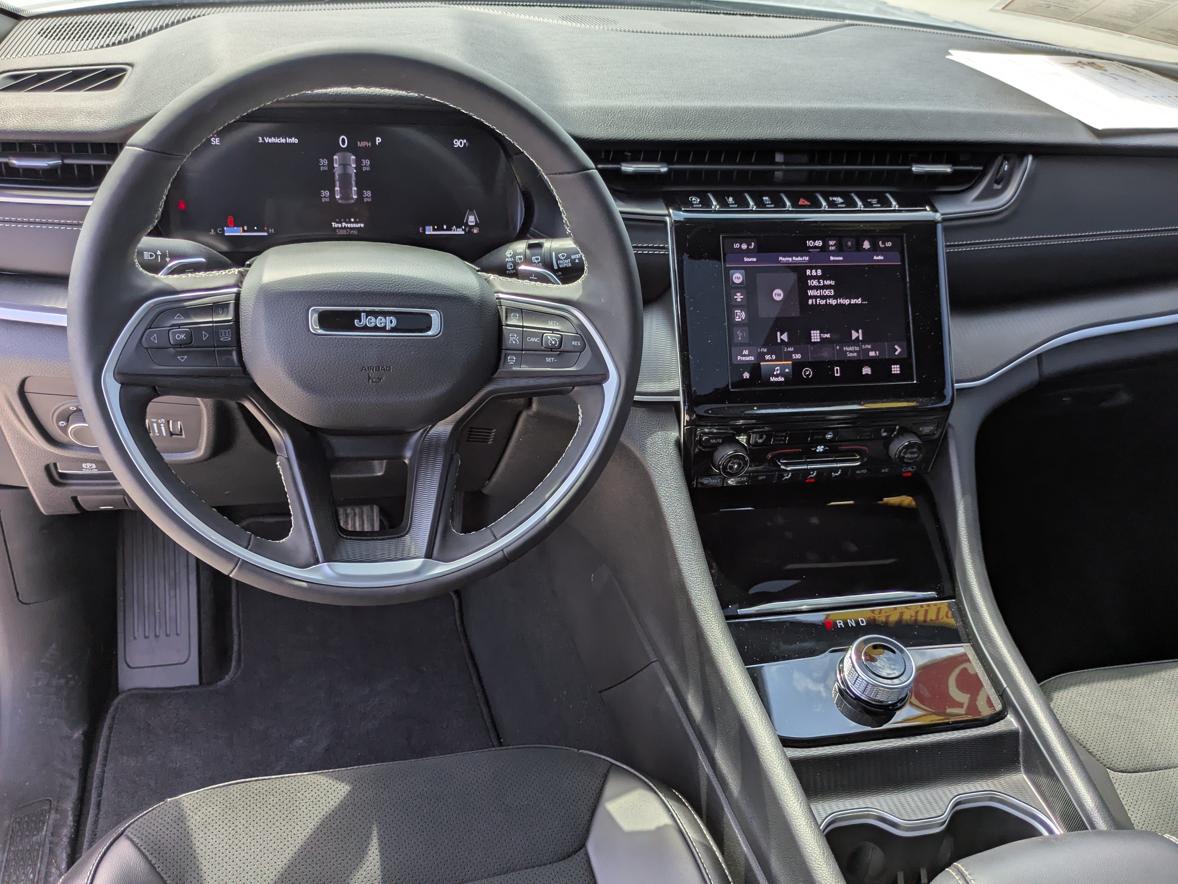 Certified 2025 Jeep Grand Cherokee Altitude RWD image 16