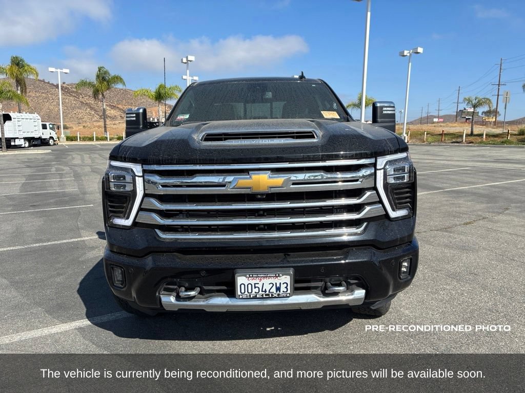 Used 2024 Chevrolet Silverado 2500 High Country w/ LPO, Dark Essentials Package AWD/4WD image 2