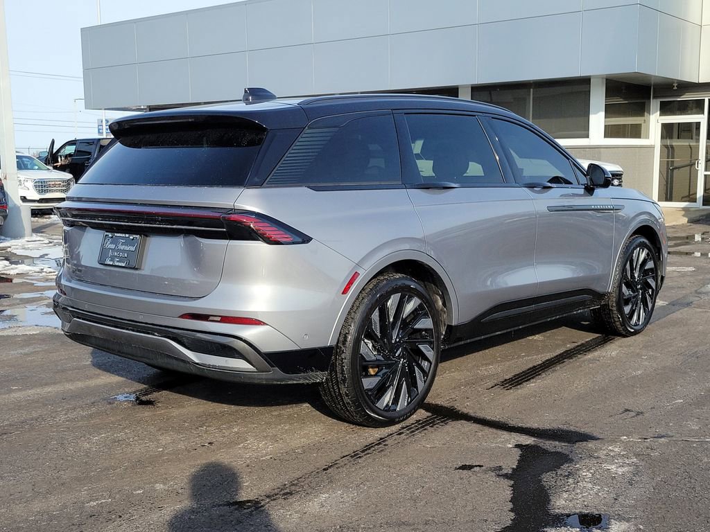 Certified 2024 Lincoln Nautilus Reserve w/ Equipment Group 202A image 4