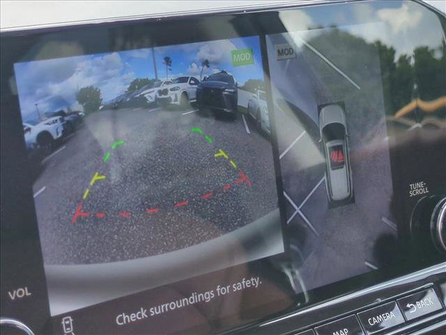 Used 2024 Nissan Pathfinder Platinum image 12