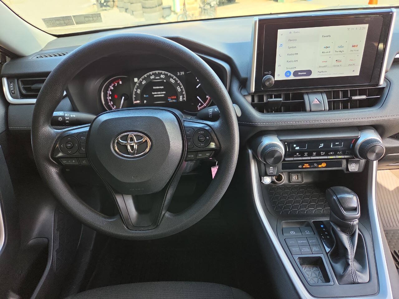 Used 2023 Toyota RAV4 LE AWD/4WD image 24