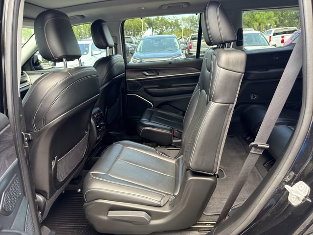 Used 2021 Jeep Grand Cherokee L Limited w/ Luxury Tech Group II AWD/4WD image 14