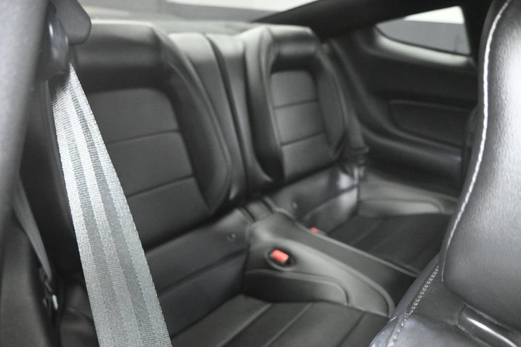 Used 2022 Ford Mustang GT Premium w/ Equipment Group 401A RWD image 2