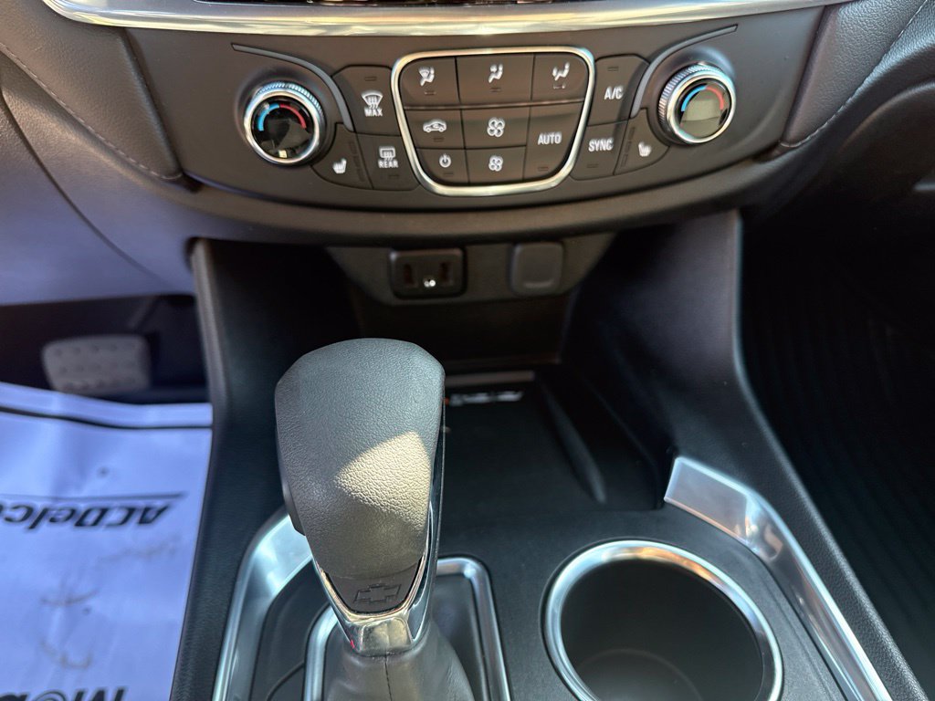 Used 2023 Chevrolet Traverse LT AWD/4WD image 16