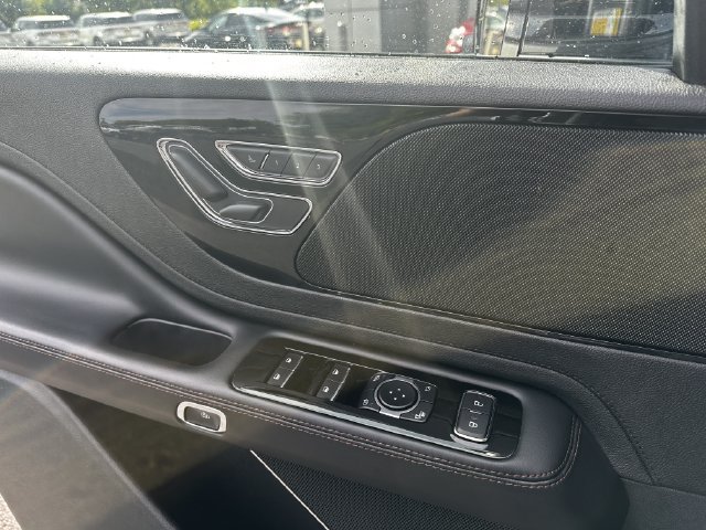 Certified 2023 Lincoln Aviator AWD w/ Premium Package image 31