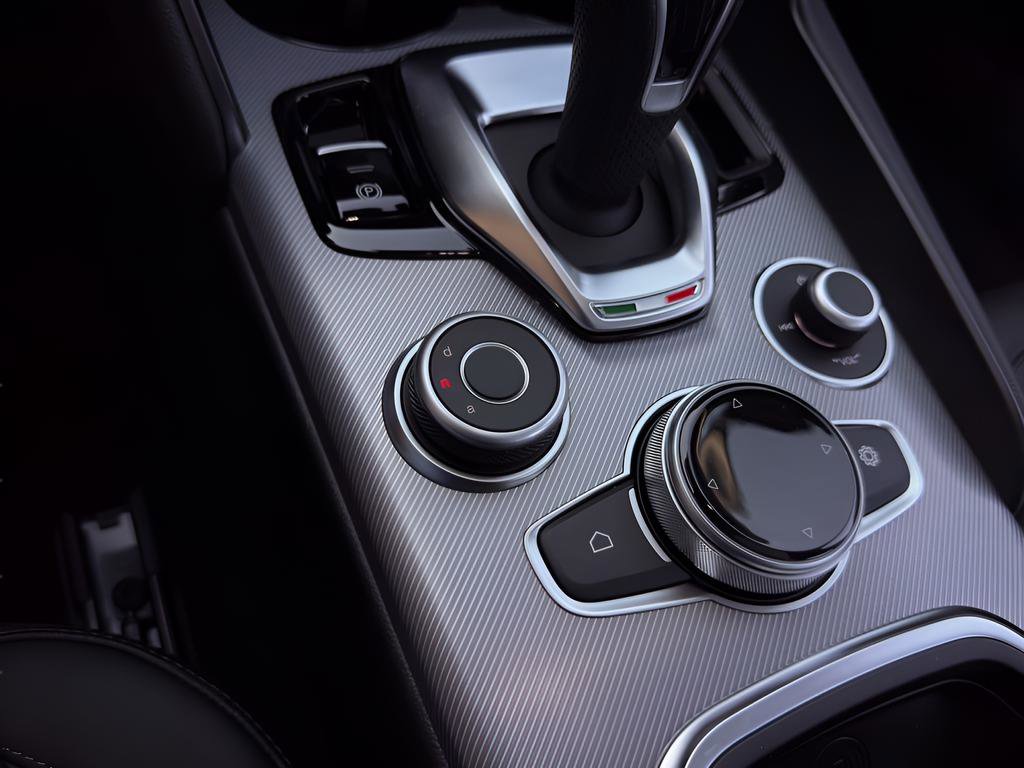 New 2026 Alfa Romeo Giulia w/ Driving Assist Package RWD image 25