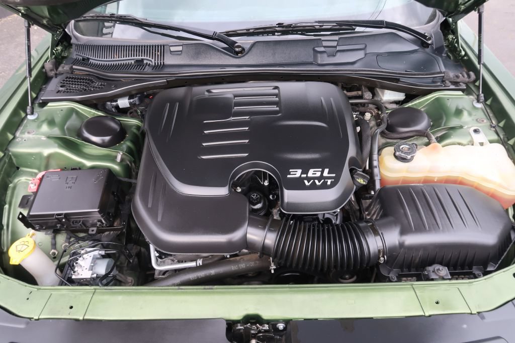 Used 2019 Dodge Challenger SXT RWD image 12