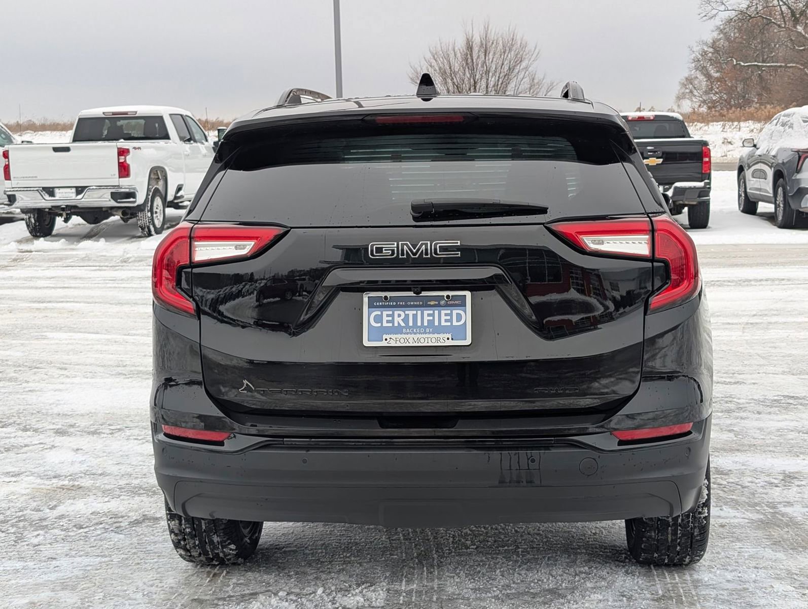 Used 2024 GMC Terrain SLE w/ Driver Convenience Package image 5