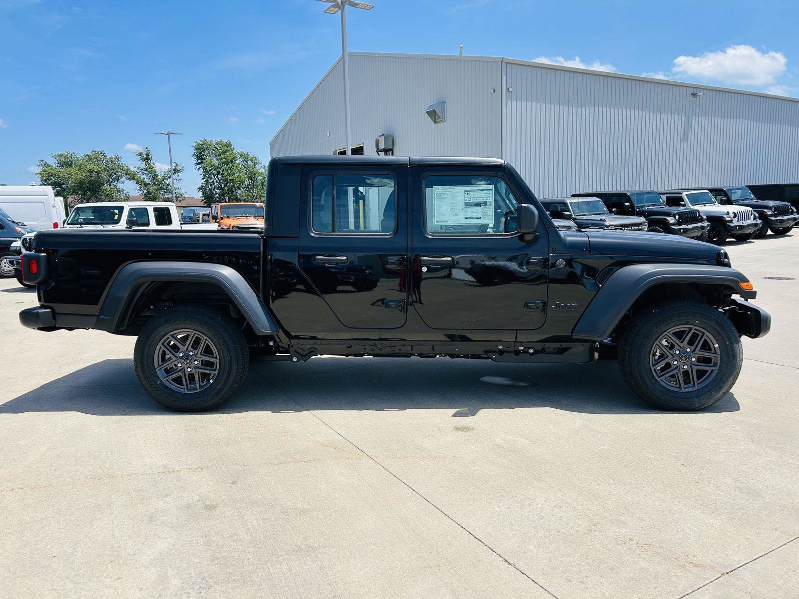 New 2026 Jeep Gladiator Sport AWD/4WD image 35