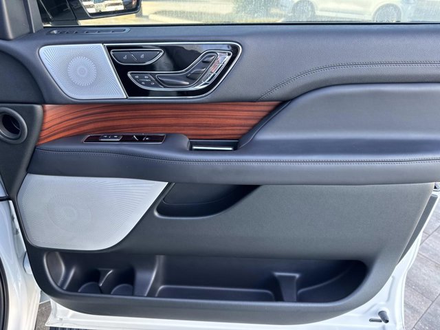 Certified 2024 Lincoln Navigator L Reserve image 19