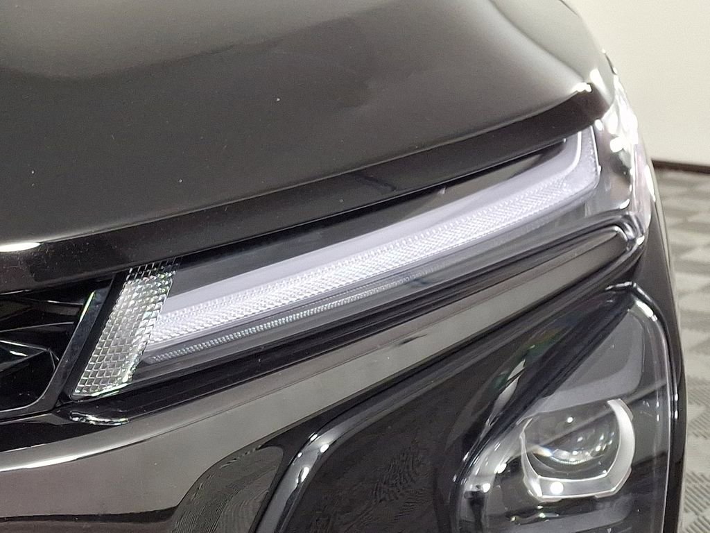 Used 2025 Chevrolet Trax RS image 12